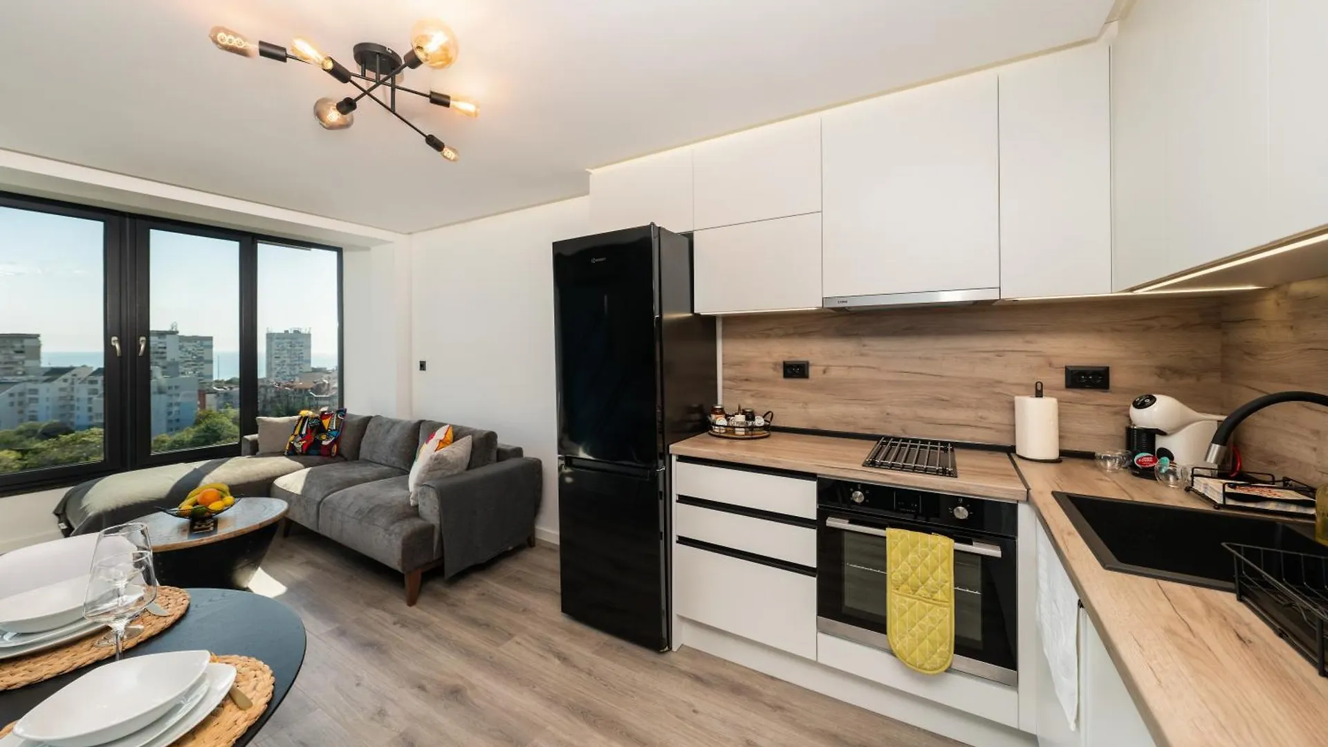 Lazur Sea View Apartment Burgas