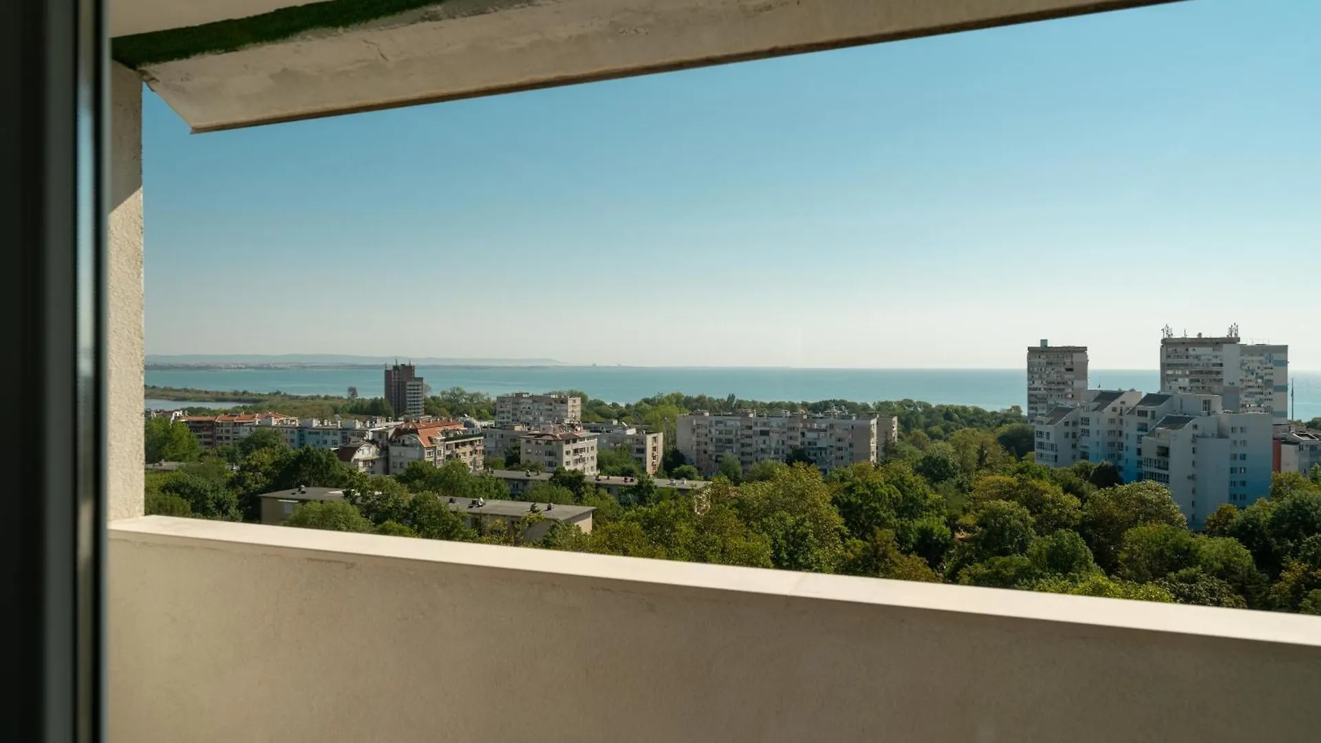 Lazur Sea View Apartment Burgas 0*,