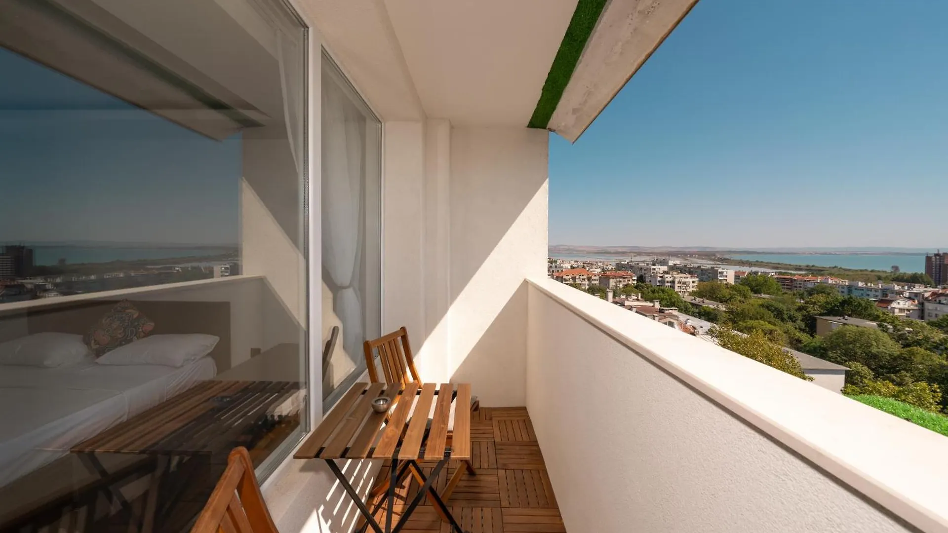 Lazur Sea View Apartment Burgas