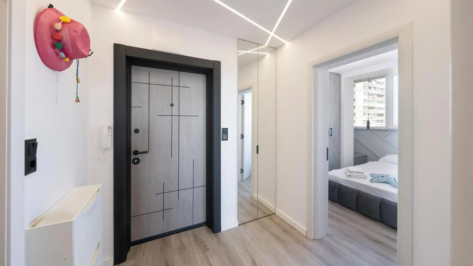 Lazur Sea View Apartment Burgas